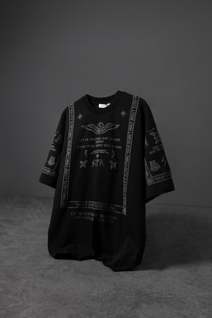 Erkek Siyah Kabartma Baskı Oversize Tshirt